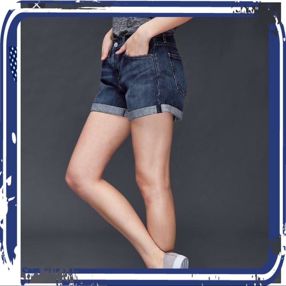 GAP Best Girlfriend rolled up short